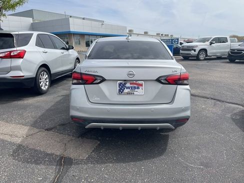 Used 2021 Nissan Versa SV image 5