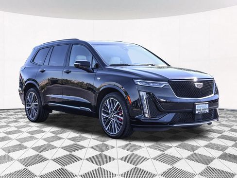 Used 2023 Cadillac XT6 Sport w/ Technology Package AWD/4WD image 12