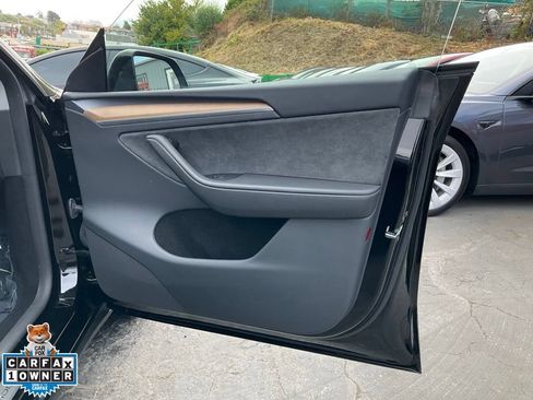 Used 2023 Tesla Model Y Long Range AWD/4WD image 79
