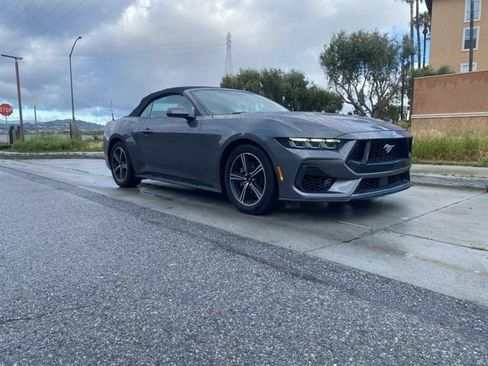 Used 2025 Ford Mustang Premium image 2