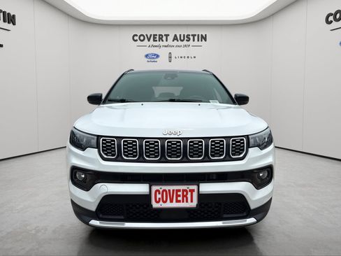 Used 2025 Jeep Compass Limited AWD/4WD image 7