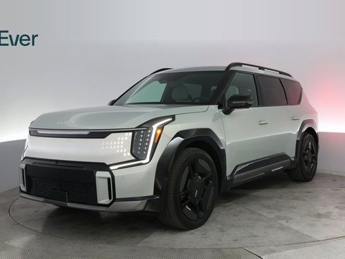 Used 2024 Kia EV9 GT-Line image 2