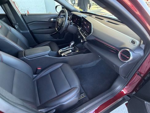 Used 2024 Chevrolet Trax RS w/ Driver Confidence Package image 18