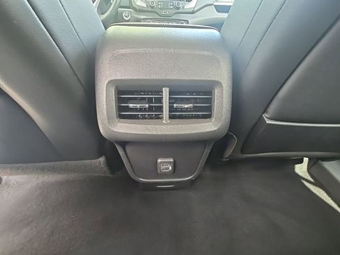 Used 2023 GMC Terrain SLT FWD image 29