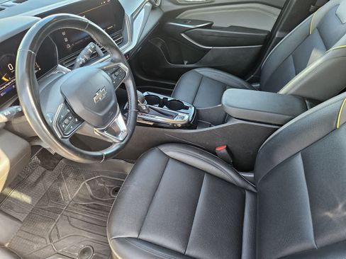 Used 2024 Chevrolet Trax ACTIV FWD image 2