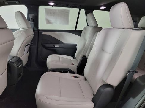 Used 2025 Lexus TX 350 AWD image 19