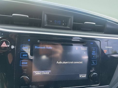 Used 2017 Toyota Corolla SE w/ SE Premium Package FWD image 24