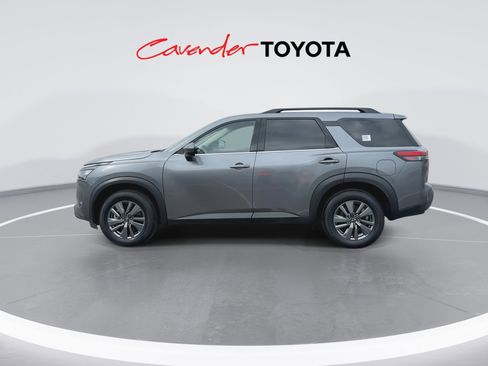 Used 2025 Nissan Pathfinder SV FWD image 5