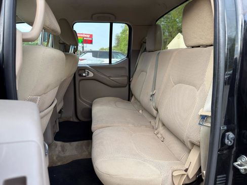 Used 2017 Nissan Frontier SV w/ SV Value Truck Package image 11