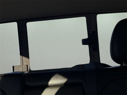 Used 2018 GMC Canyon SLT w/ Driver Alert Package image 23