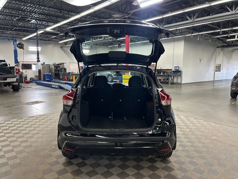 Used 2021 Nissan Kicks S FWD image 11