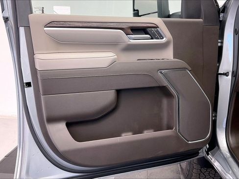 New 2026 GMC Sierra 3500 SLT image 12