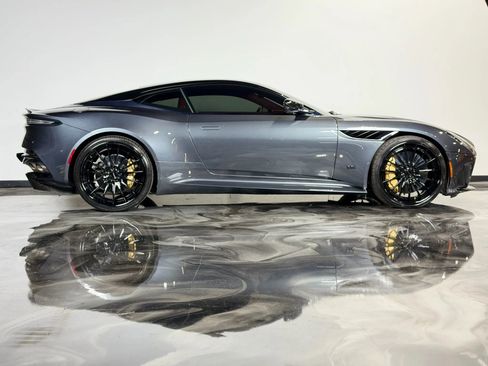 Used 2019 Aston Martin DBS Superleggera image 12