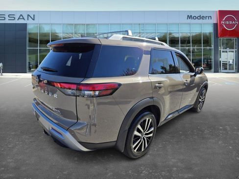 Certified 2024 Nissan Pathfinder Platinum w/ Cargo Package image 5