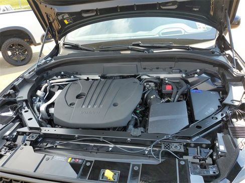 Used 2025 Volvo XC60 B5 Ultra w/ Protection Package Premier image 31