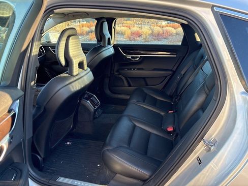 Used 2018 Volvo S90 T5 Momentum w/ Convenience Package image 11