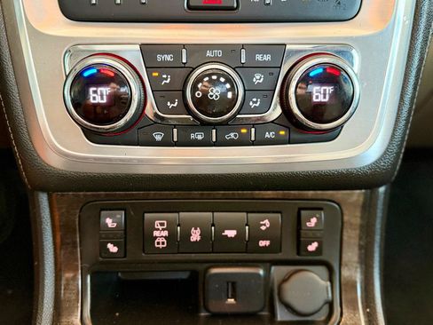 Used 2016 GMC Acadia SLT w/ Premium Edition FWD image 22