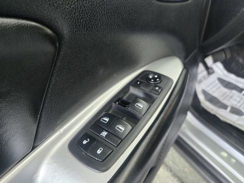 Used 2018 Dodge Journey SXT image 11