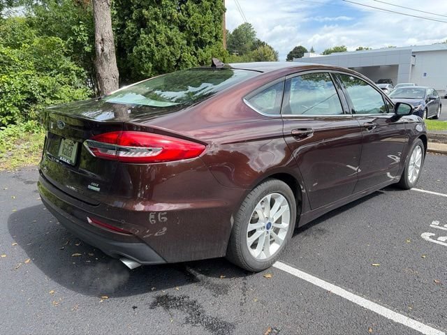 Used 2019 Ford Fusion SE FWD image 4