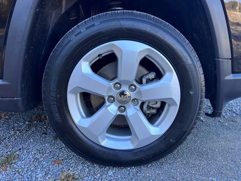 Used 2020 Jeep Compass Latitude w/ Cold Weather Group AWD/4WD image 31