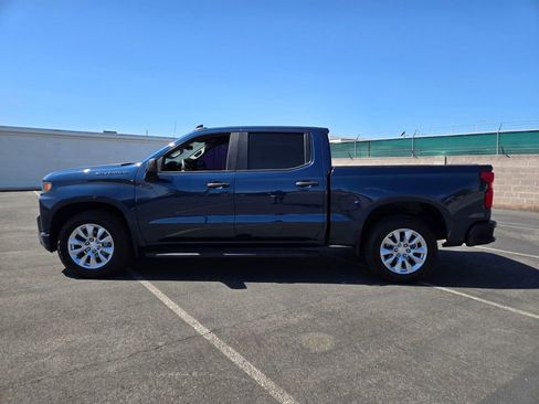 Used 2022 Chevrolet Silverado 1500 Custom w/ Safety Confidence Package RWD image 2