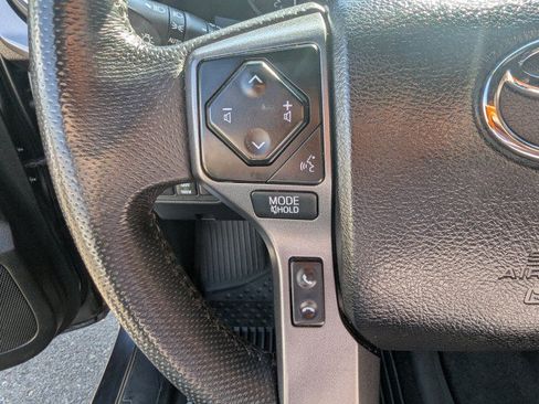 Used 2021 Toyota Tacoma TRD Off-Road AWD/4WD image 15