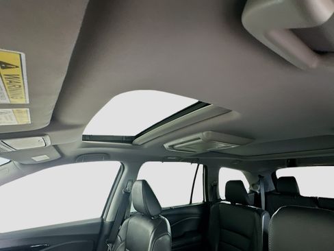 Used 2018 Honda Pilot Elite image 25