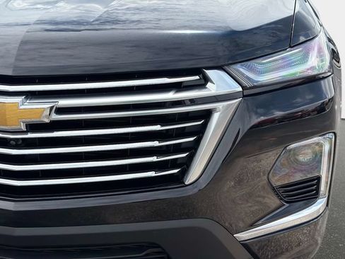 Used 2023 Chevrolet Traverse Premier FWD image 9