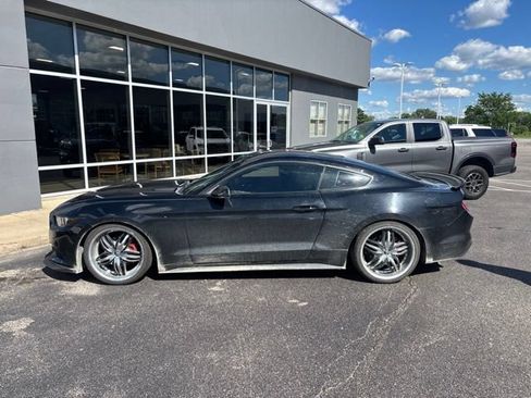 Used 2016 Ford Mustang Coupe w/ Equipment Group 051A RWD image 8