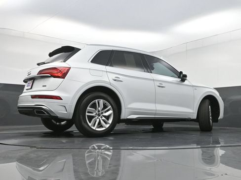 Used 2023 Audi Q5 2.0T Premium w/ Convenience Package AWD/4WD image 32