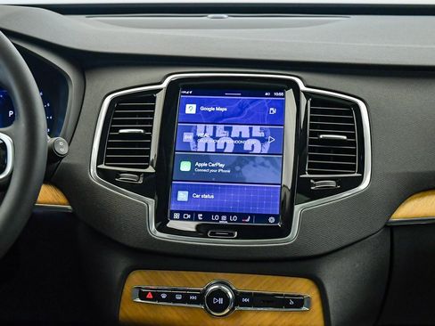 Certified 2025 Volvo XC90 B6 Ultra image 13