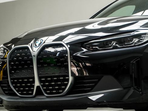 Used 2023 BMW i4 eDrive35 w/ Premium Package image 2