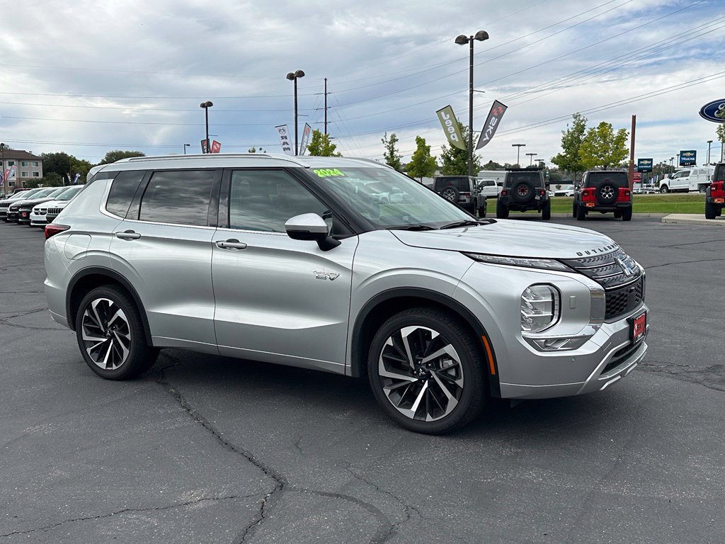 Used 2024 Mitsubishi Outlander SEL AWD/4WD image 3