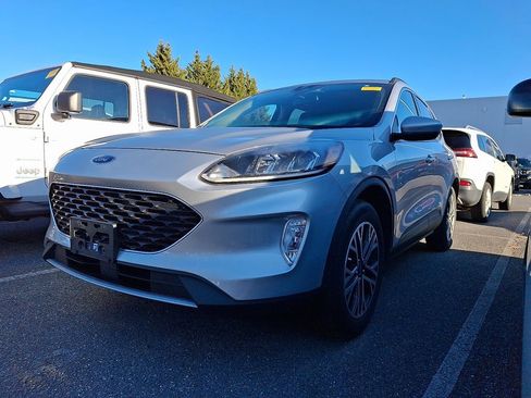 Used 2020 Ford Escape SEL image 3