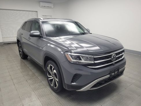 Used 2020 Volkswagen Atlas Cross Sport SEL Premium image 13