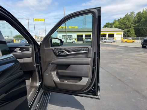 Used 2021 GMC Yukon Denali w/ Denali Premium Package AWD/4WD image 25