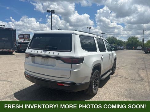 Used 2024 Jeep Wagoneer Series II w/ Flexible Seating Group RWD image 3
