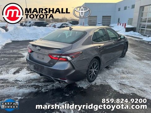 Used 2023 Toyota Camry SE image 3