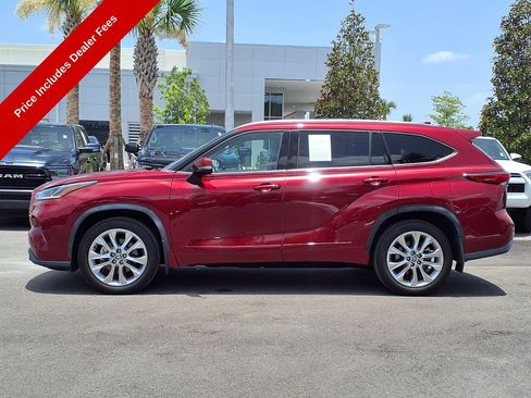 Used 2023 Toyota Highlander Limited FWD image 4