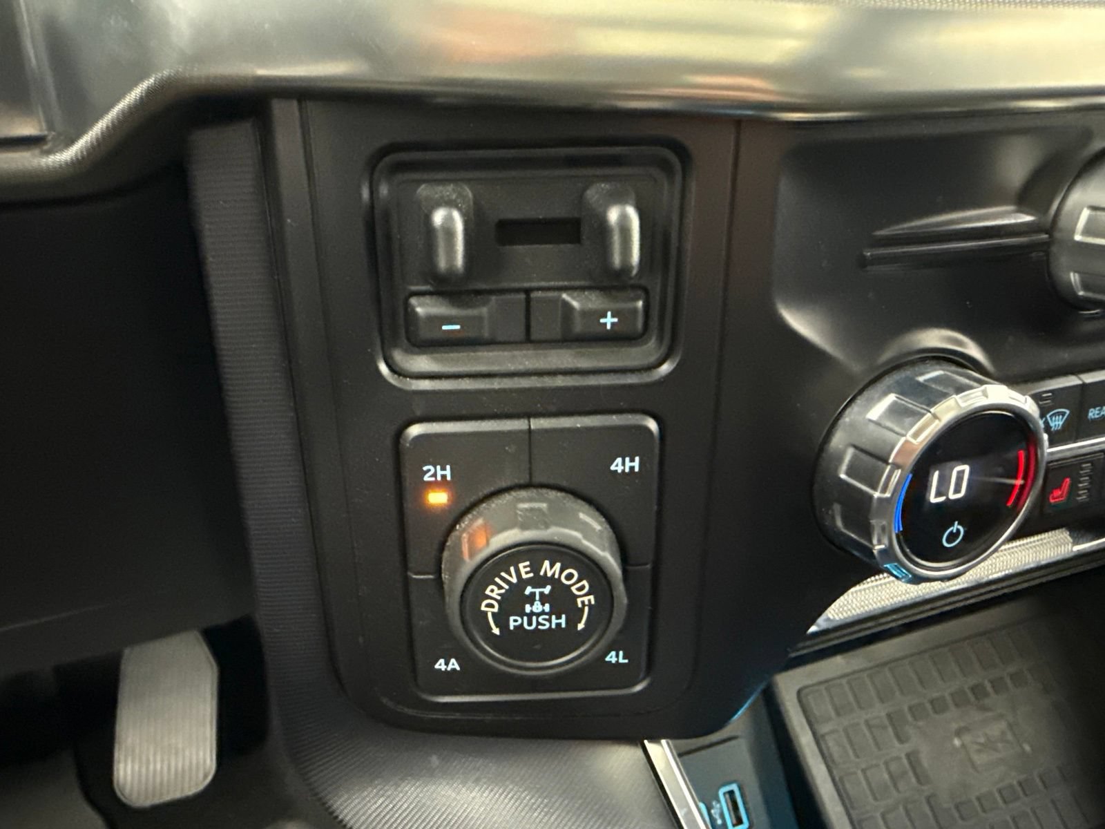 Used 2021 Ford F150 Raptor w/ Raptor 37 Performance Package AWD/4WD image 28