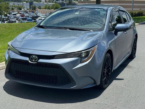 Used 2020 Toyota Corolla LE FWD image 3