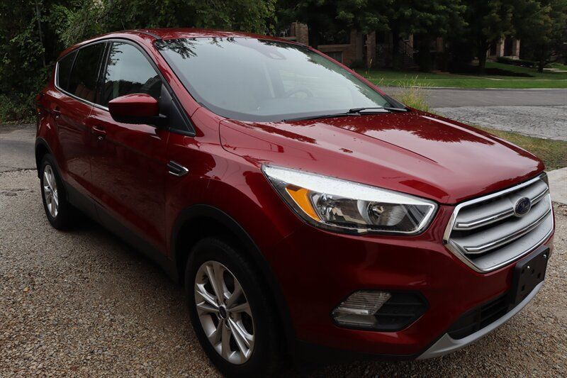 Used 2019 Ford Escape SE AWD/4WD image 1