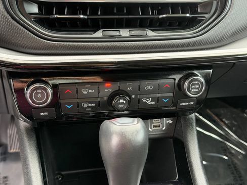 Used 2022 Jeep Compass Trailhawk w/ Trailhawk Convenience Group AWD/4WD image 20