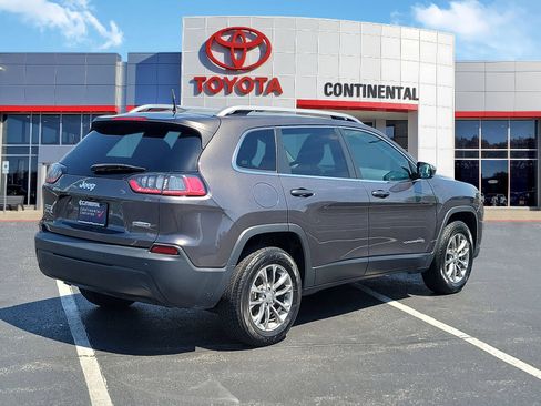 Used 2020 Jeep Cherokee Latitude Plus w/ Cold Weather Group AWD/4WD image 5