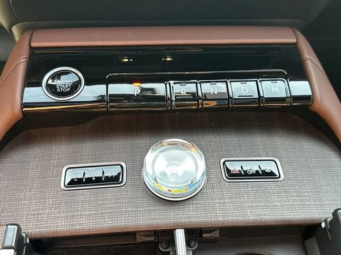 Used 2025 Lincoln Navigator L Reserve AWD/4WD image 34