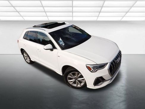 Used 2023 Audi Q3 2.0T Premium image 2