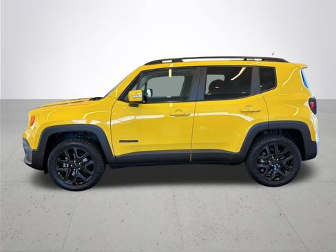 Used 2017 Jeep Renegade Altitude AWD/4WD image 10