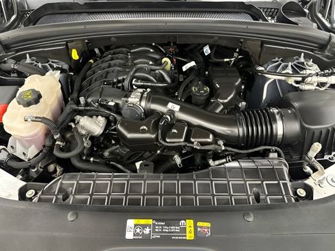 Used 2024 Jeep Grand Cherokee Limited AWD/4WD image 10