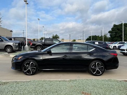 Used 2026 Nissan Altima 2.5 SR FWD image 2
