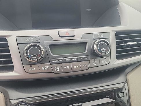 Used 2015 Honda Odyssey Touring Elite image 14